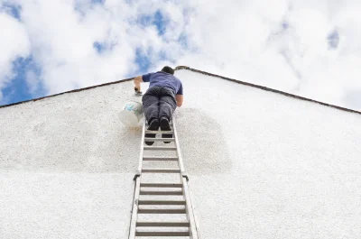 Peinture extérieure à Hiis — façades et ravalement