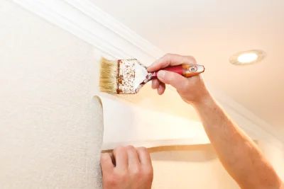 Pose de papier peint à Hiis — revêtements muraux et toiles de verre